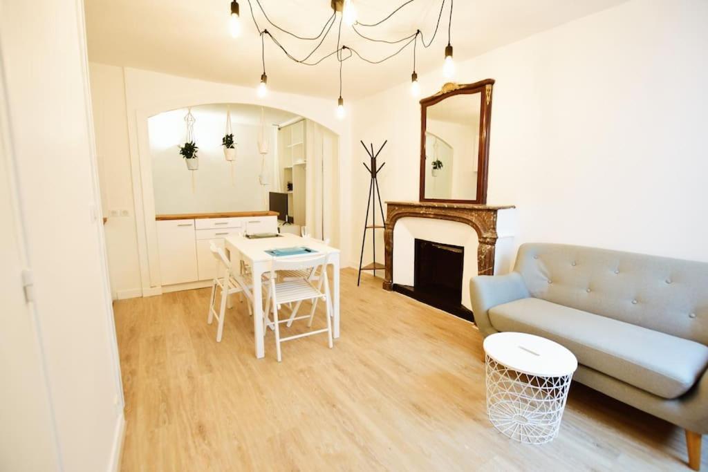 Appartamento Cozy Studio@Place Des Vosges Parigi Esterno foto